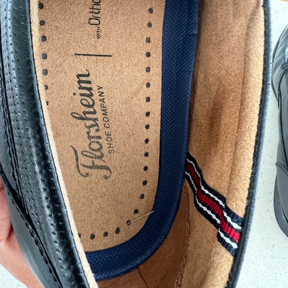 Florsheim upper leather shoe Size 7W - Picture 4 of 5